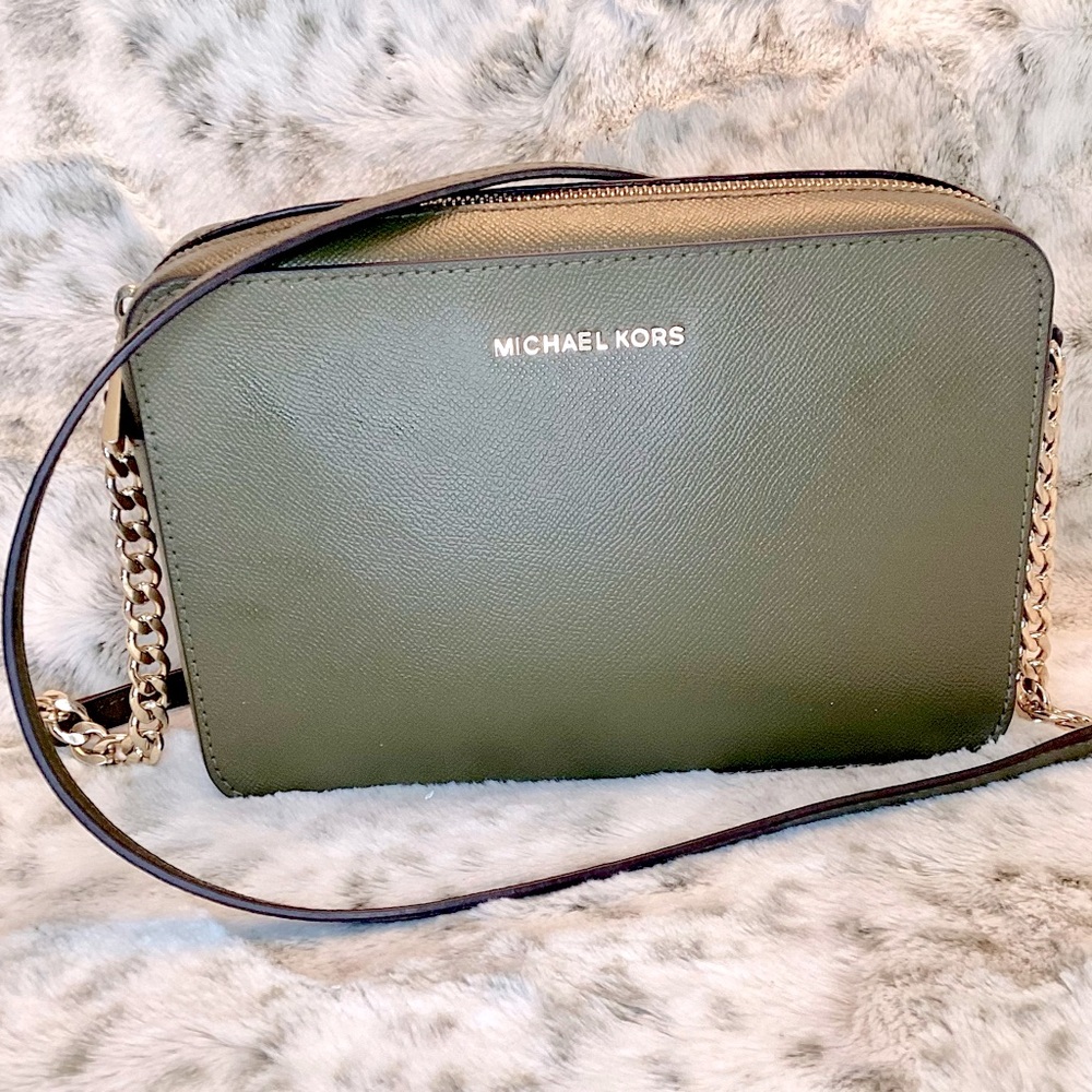 MICHEAL KORS Jet Set Crossbody Bag